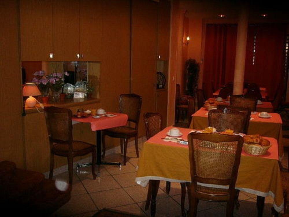 Hipotel Paris Voltaire Bastille Exterior photo